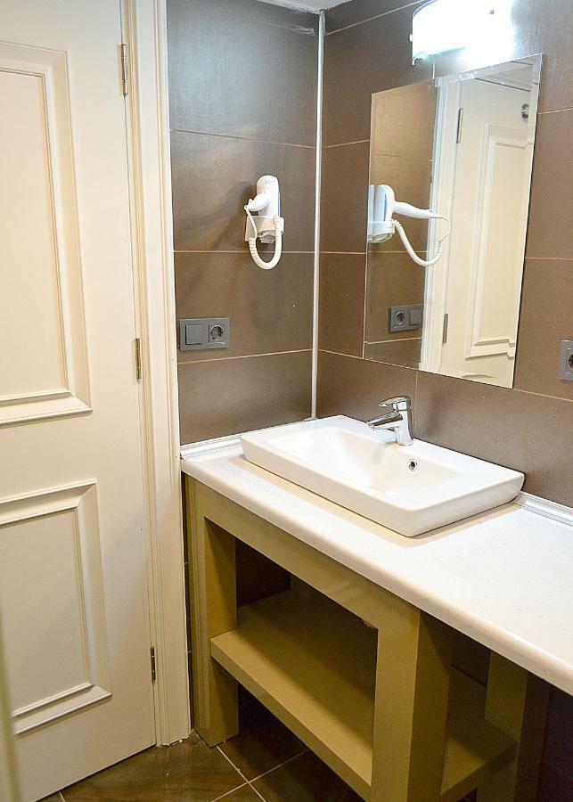 Mephisto Apartment Истанбул Екстериор снимка